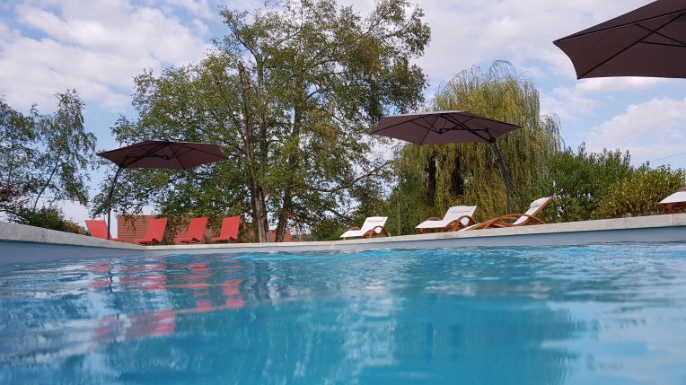 Piscine chaufee et Bien-etre - entre Avallon et Vézelay à Pontaubert