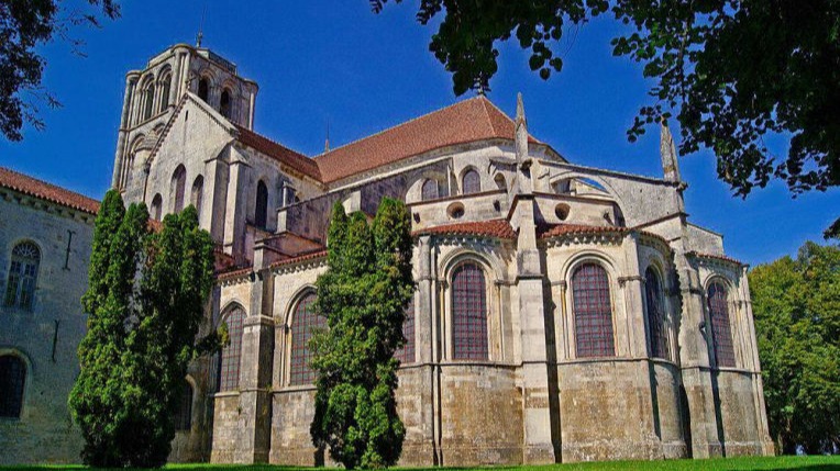 Tourisme - entre Avallon et Vézelay à Pontaubert